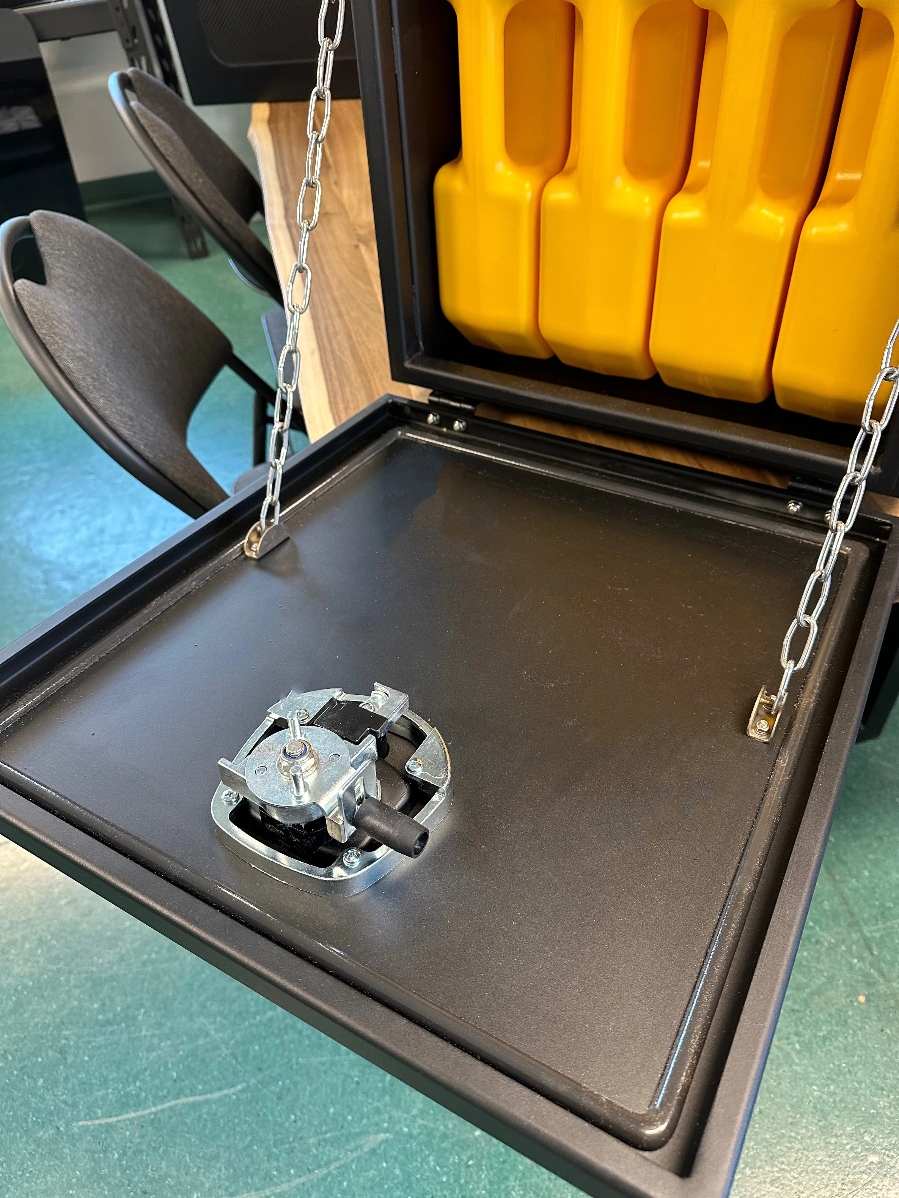 Tec Vanlife Aluminum Diesel Fuel Tank Storage Box - Image 5