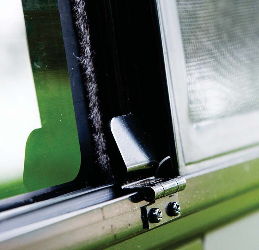 AM Auto Mercedes Metris 2015+ Passenger Side Forward Half-Slider Window (MV15-R1-HS P) - Image 4