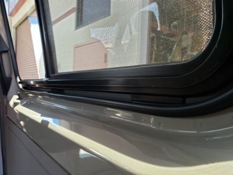AM Auto Mercedes Sprinter Passenger Side Sliding Door Half-Slider Window (MS06-R1-HSS P) - Image 3