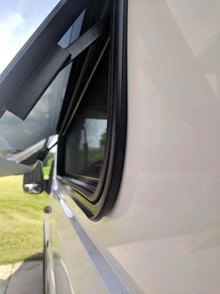 CRL Universal Vented Van Window (FW632RS) - Image 3