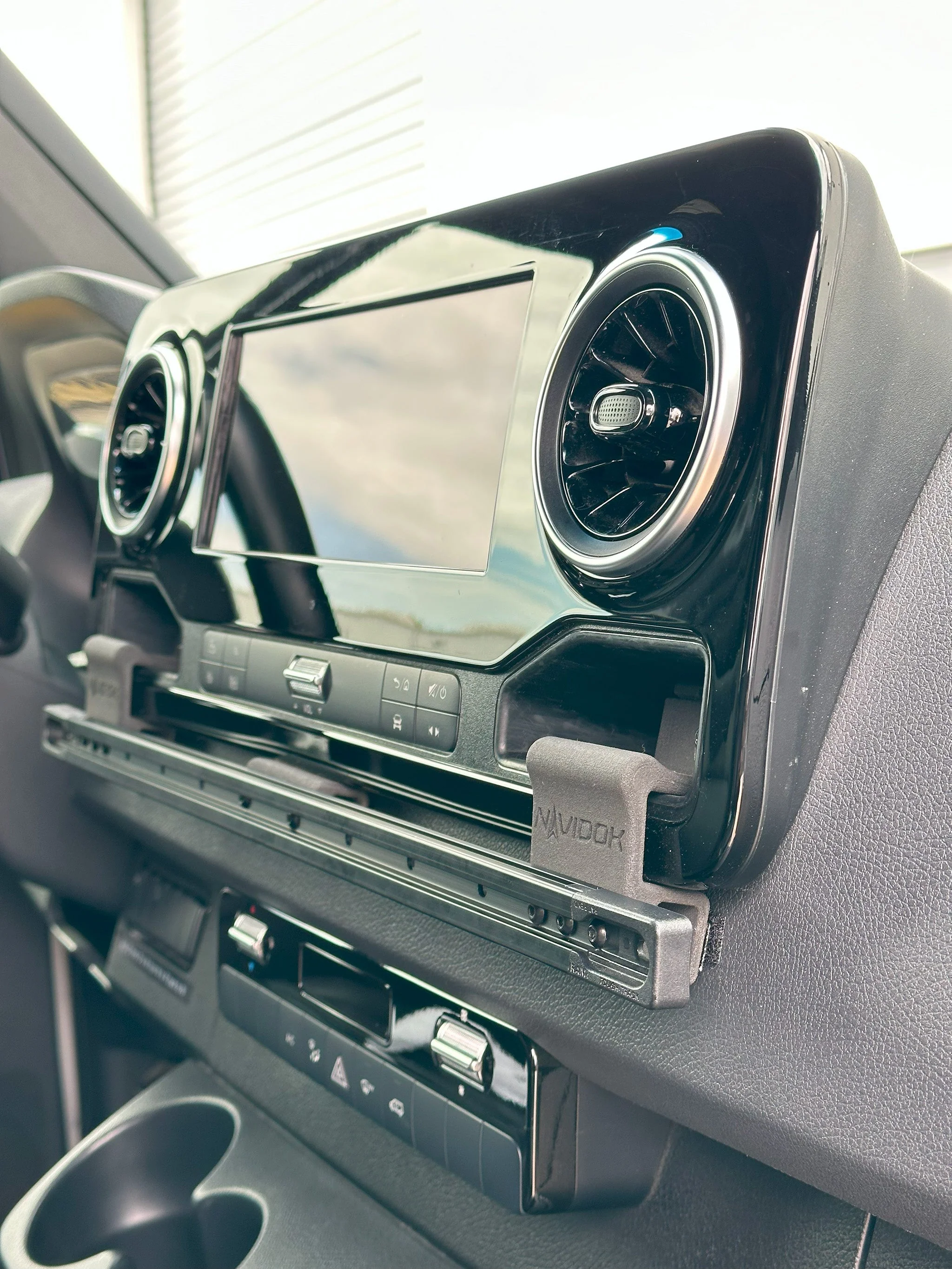 TERRA X No-Drill - Mercedes Sprinter Phone & GPS Dash Mount – NAVIDOK Overlander by TERRAX - Image 3