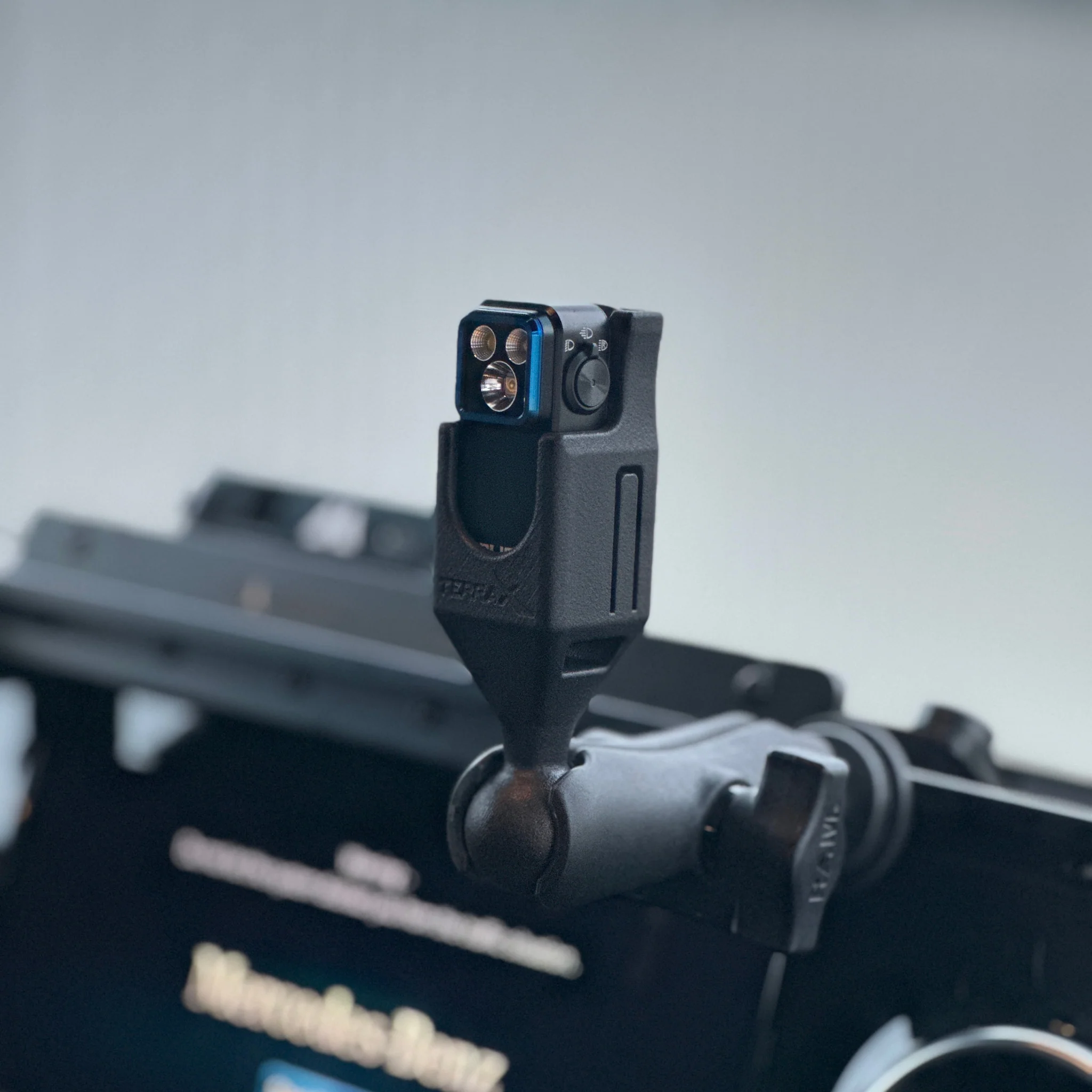 TERRA X Olight Oclip Pro Van Light with Navilight Mount – Red & White Cockpit Light for Campers & RVs - Image 10