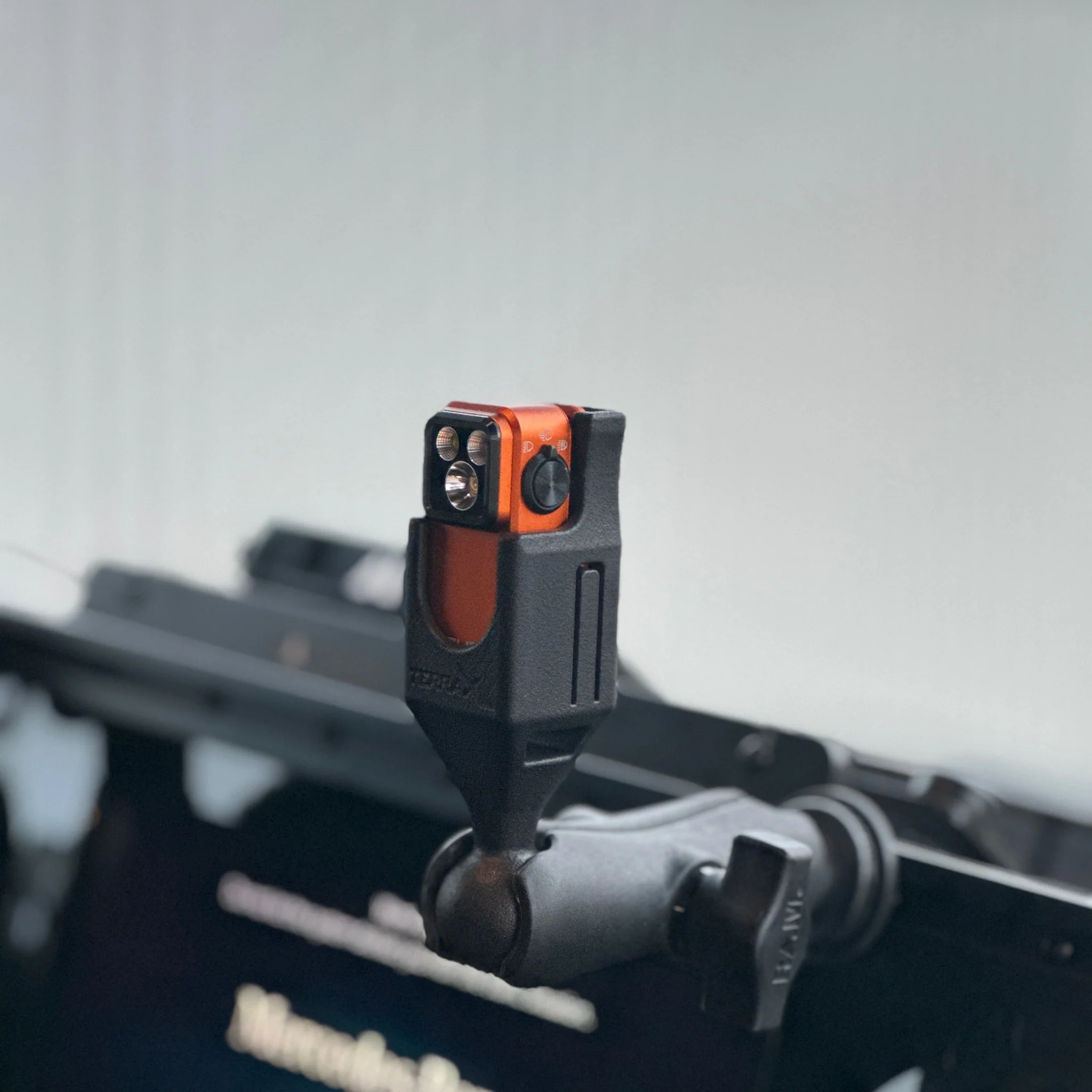 TERRA X Olight Oclip Pro Van Light with Navilight Mount – Red & White Cockpit Light for Campers & RVs - Image 11