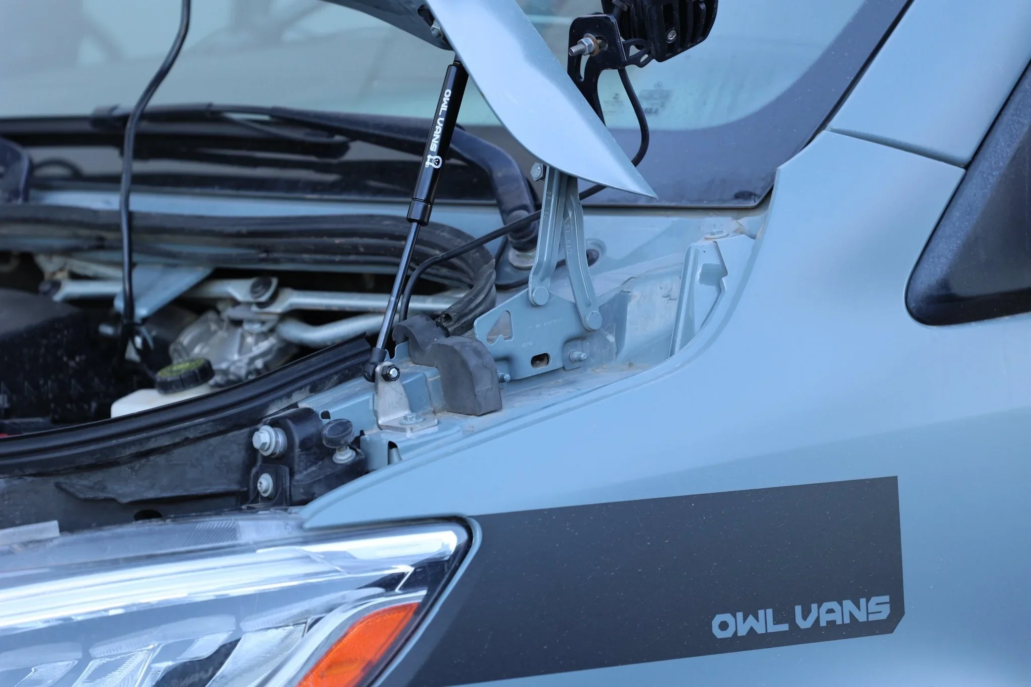 Owl Vans Sprinter Hood Strut Kit - Image 4
