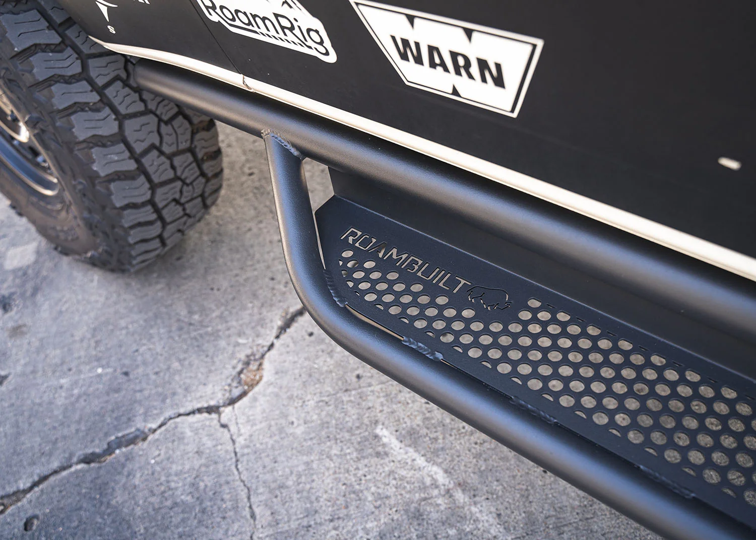 ROAMBUILT 2007+ Mercedes Sprinter Side Steps - Tube Version (Passenger Side) - Image 4