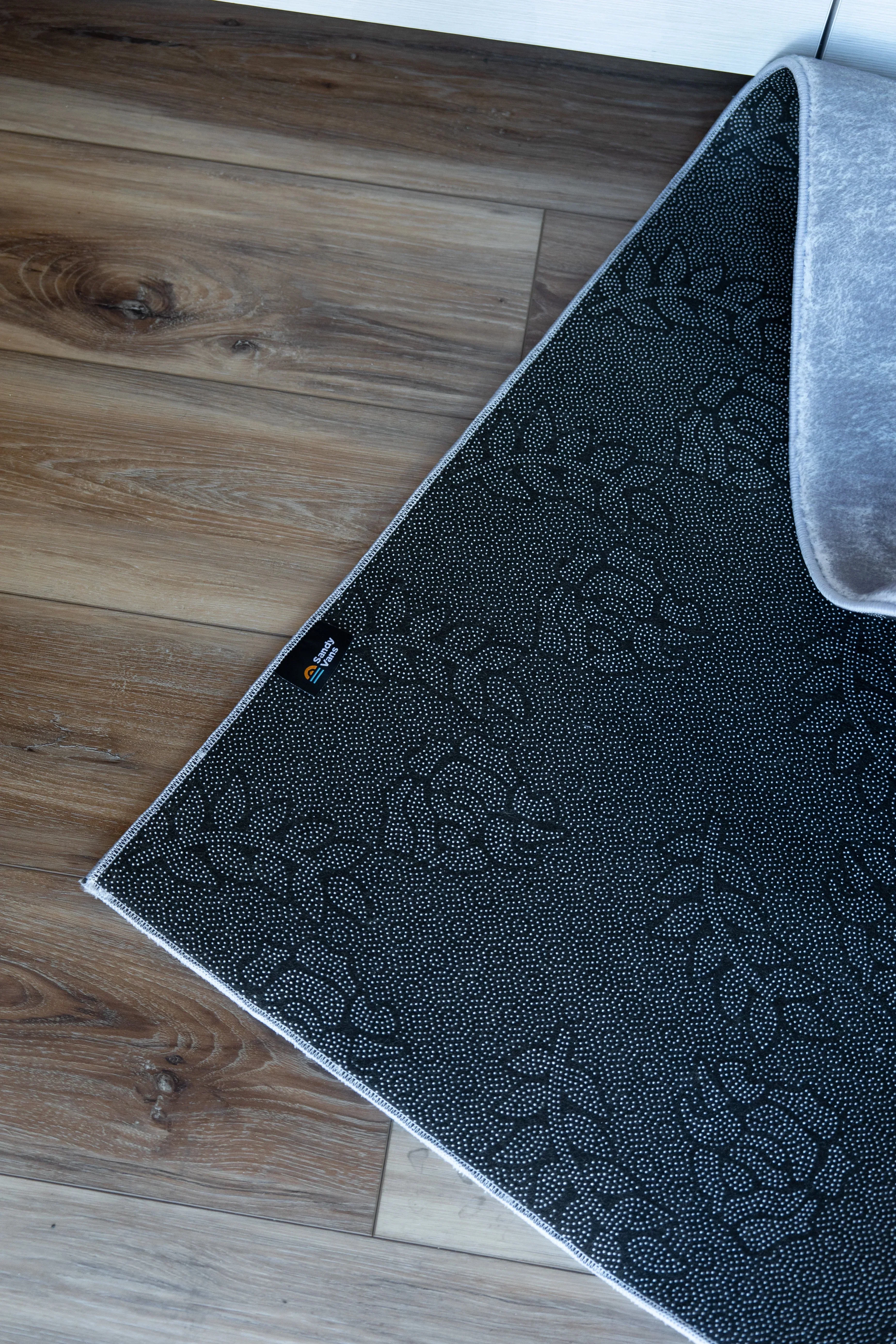 Sandy Vans L-Shaped Mercedes Sprinter Van Rug - Image 7