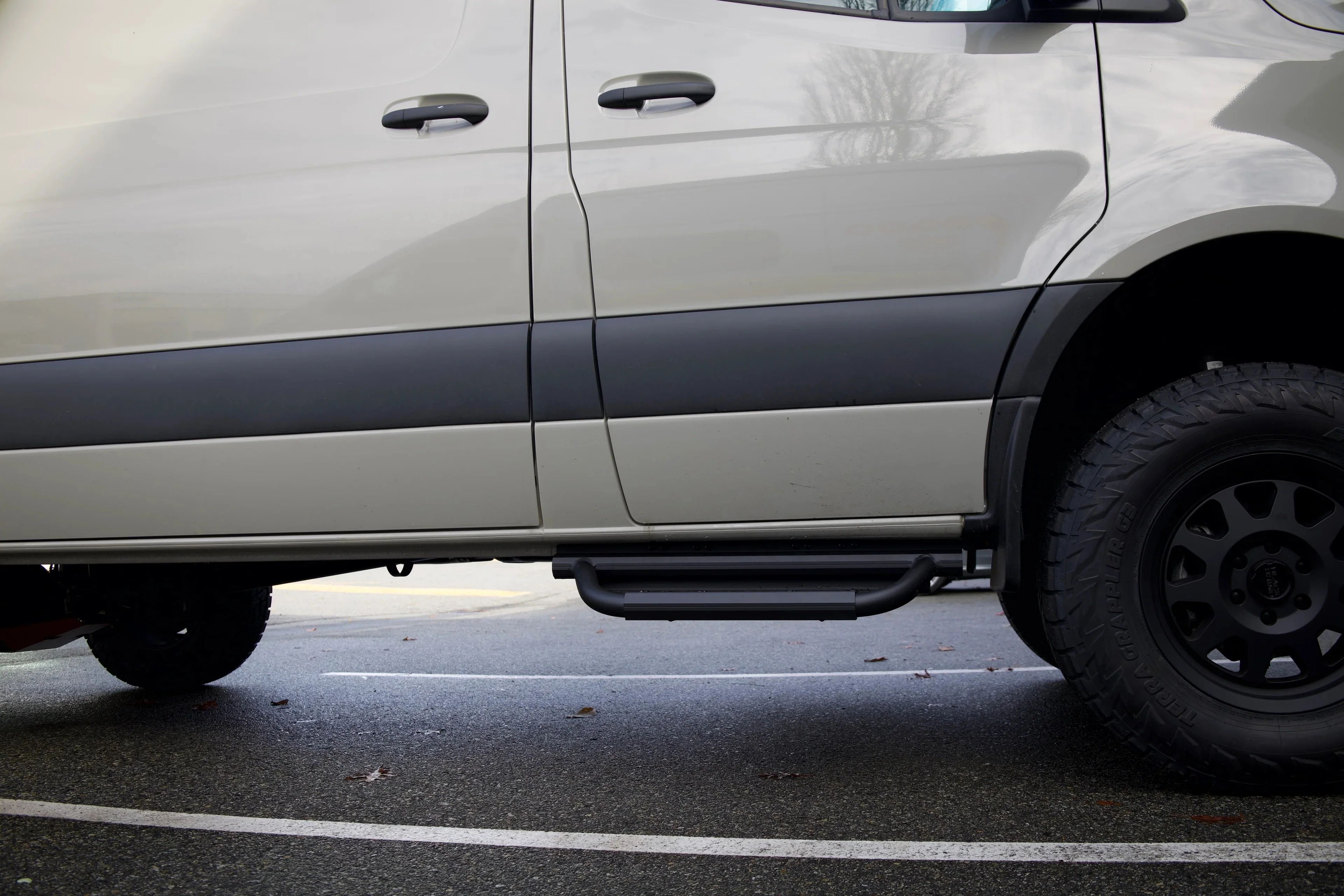 Tec Vanlife 2007+ Mercedes Sprinter Hexagon 3-Piece Running Boards - Image 12