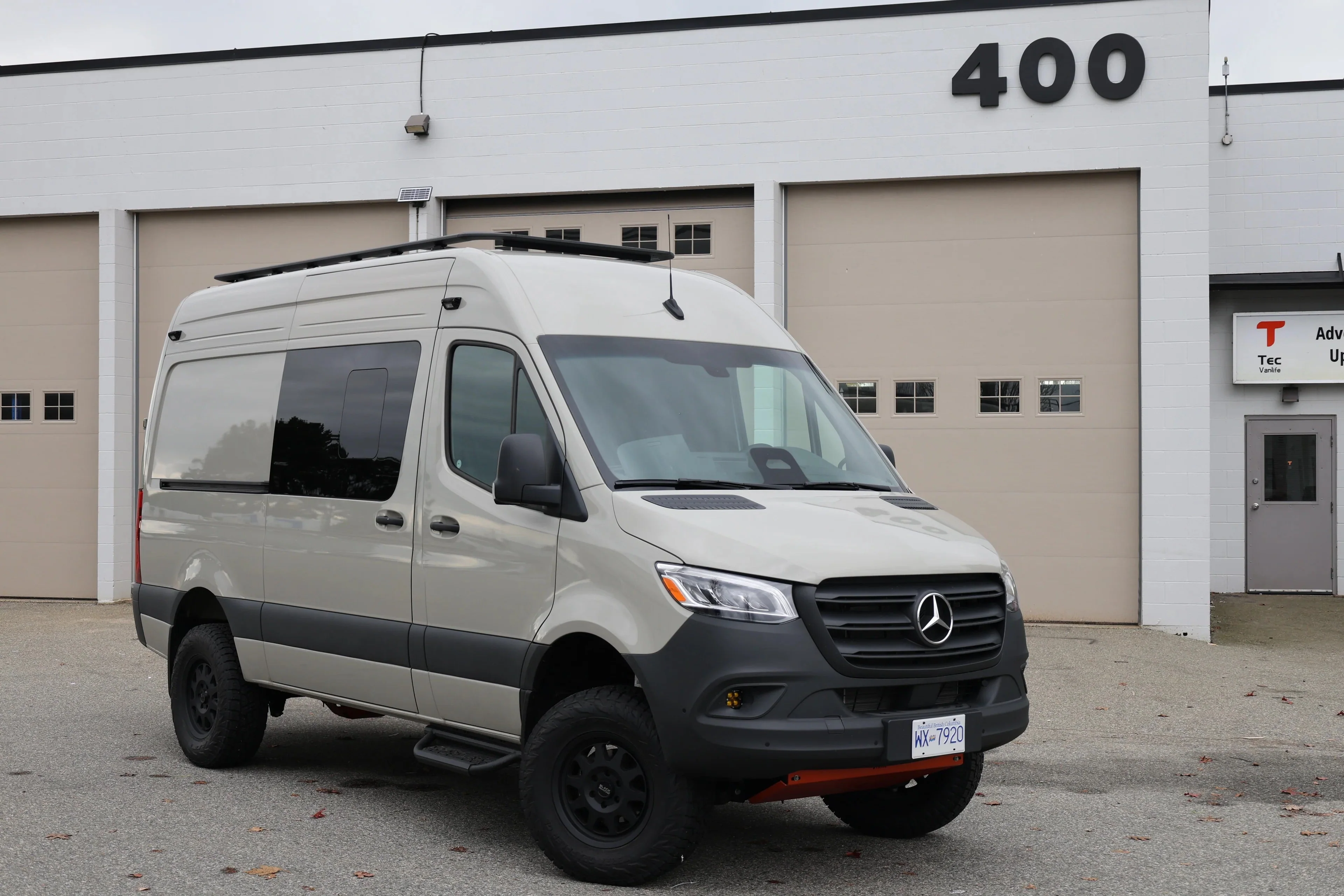 Tec Vanlife 2007+ Mercedes Sprinter Hexagon 3-Piece Running Boards - Image 15